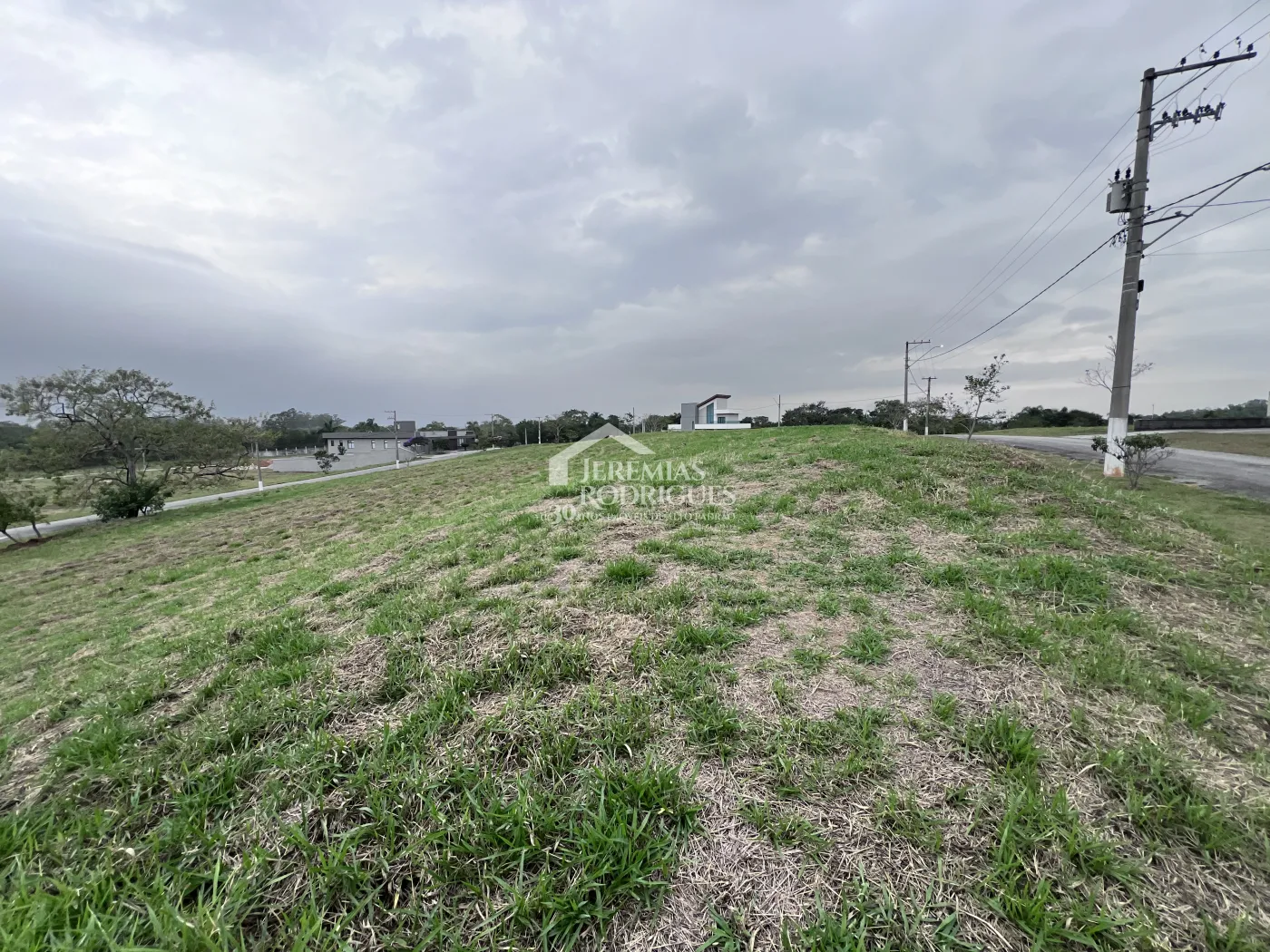 Terreno com 1.320 m² - Condomínio Village da Serra - Tremembé/SP