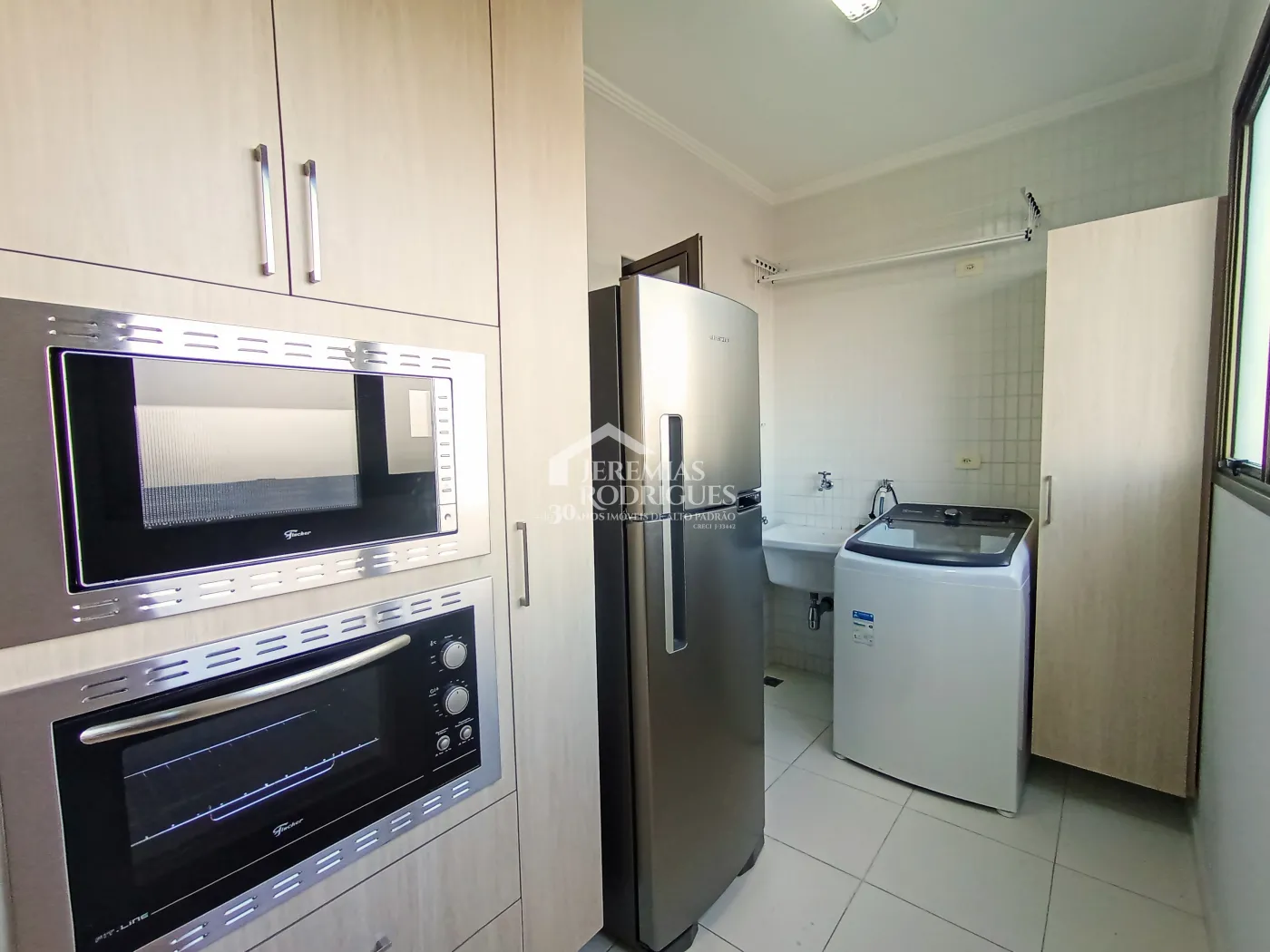 Apartamento duplex à venda com 3 dormitórios no Edifício Residencial Jabuticabeiras em Taubaté/SP