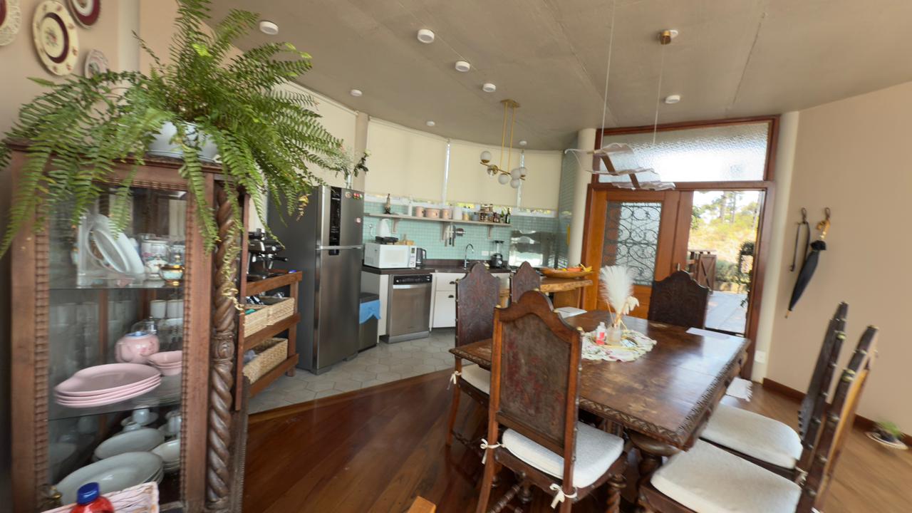 Casa à venda por R$ 2.300.000,00 - Campos do Jordão/SP