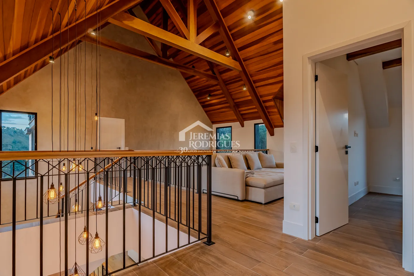 Casa à no Condomínio Recanto do Sol em Campos do Jordão/SP