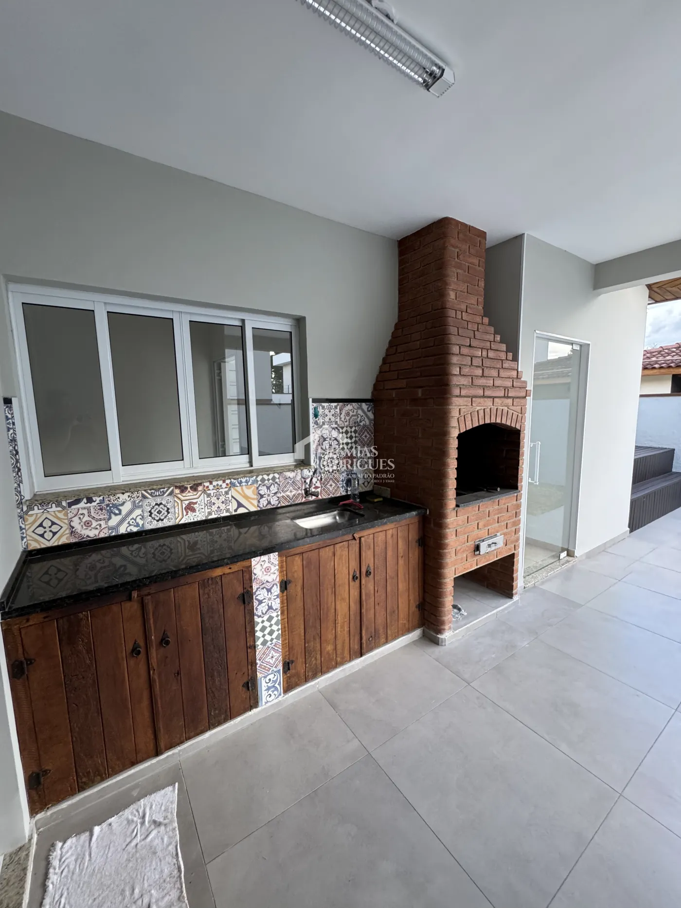 Casa para venda com 3 dormitórios no Condomínio Campos do Conde II Chamboard em Tremembé/SP