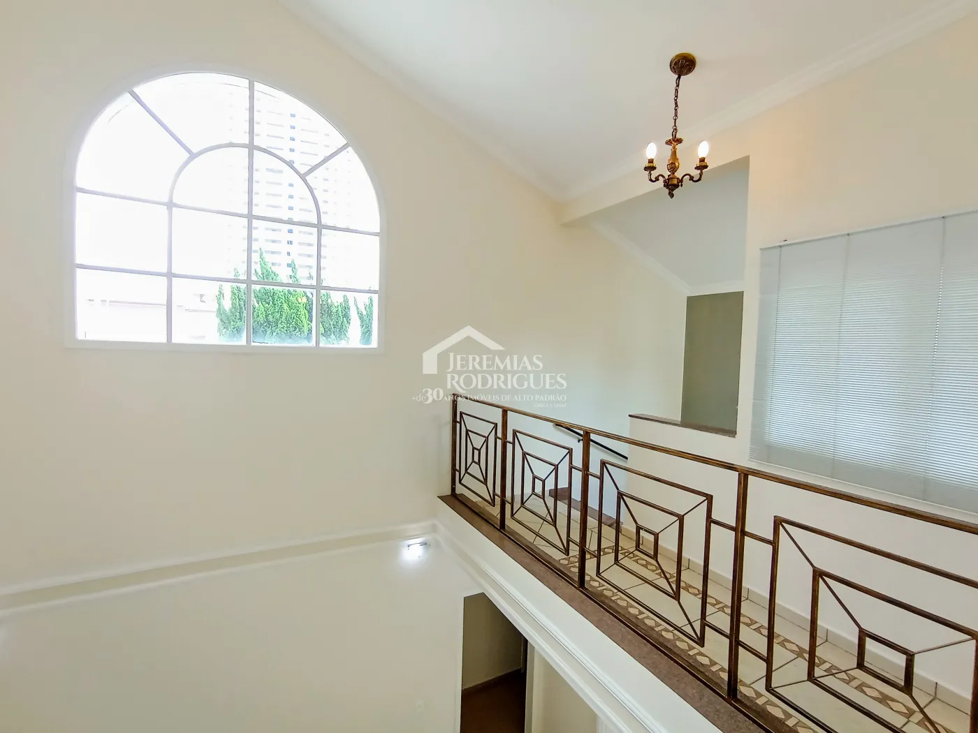 Casa para locação com 4 dormitórios no Condomínio Taubaté Village em Taubaté/SP.