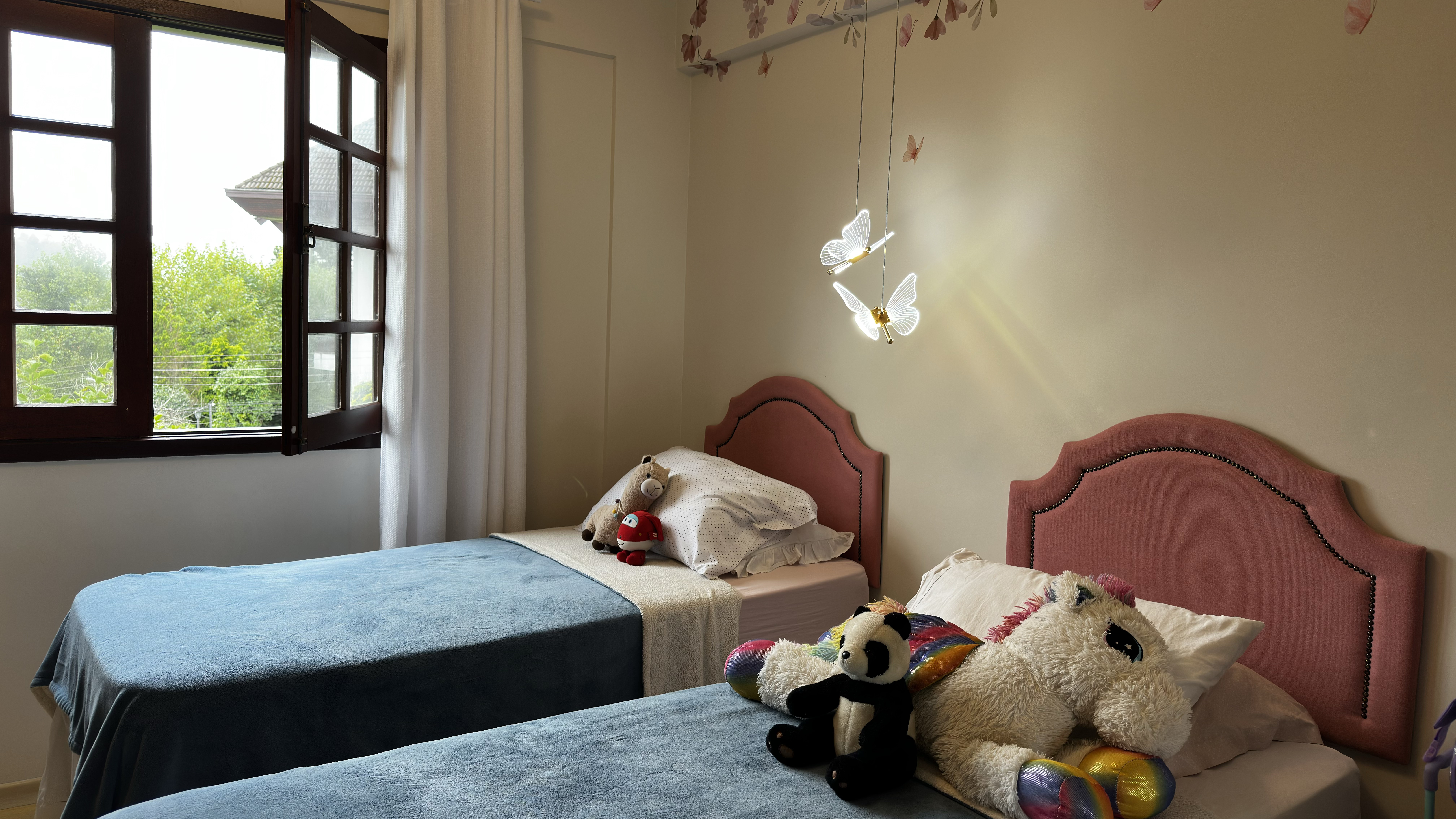 Apartamento à venda com 3 dormitórios, 87 m² no Capivari em Campos de Jordão/SP. 