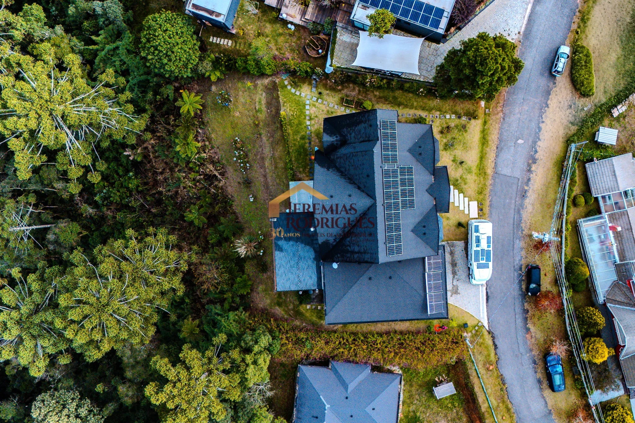 Casa à venda no Condomínio Iporanga em Campos do Jordão/SP.  — foto 27