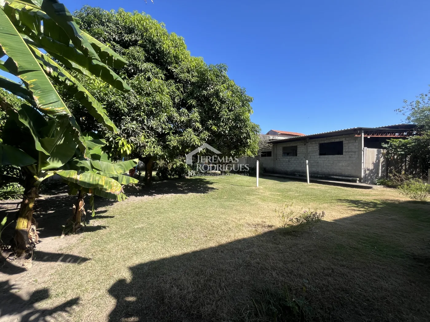 Terreno com 1.800 m² no bairro Campo Alegre em Pindamonhangaba/SP.