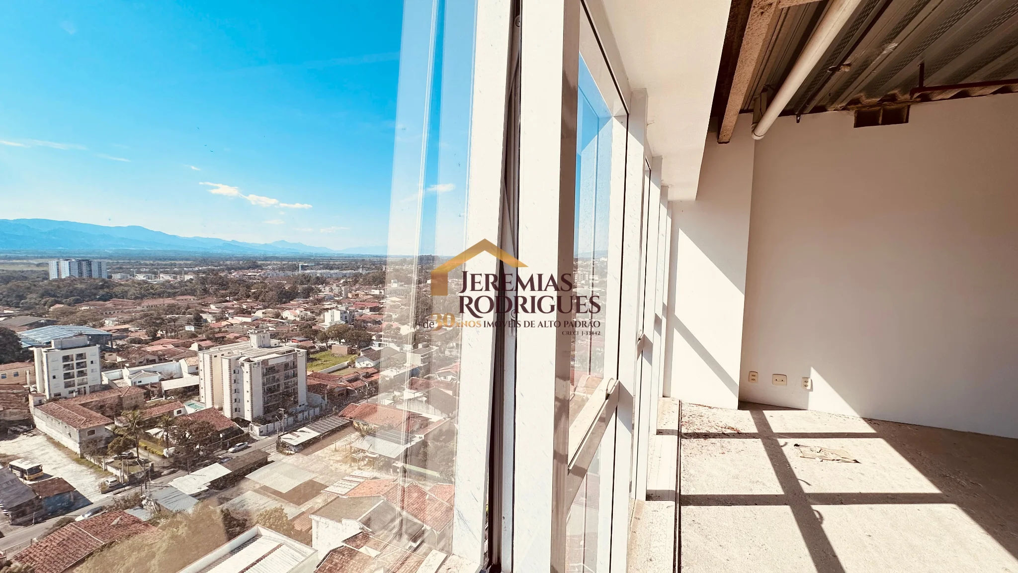 Sala Comercial com vista privilegiada para locação no Smart Office Centro em Pindamonhangaba/SP. — foto 9