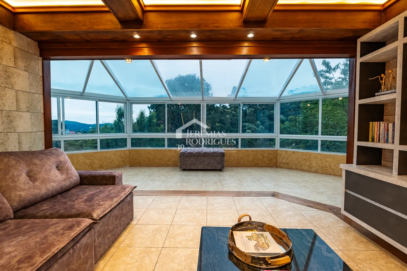 Casa com 5 suítes, 950 m² - Alto do Capivari - Campos do Jordão/SP