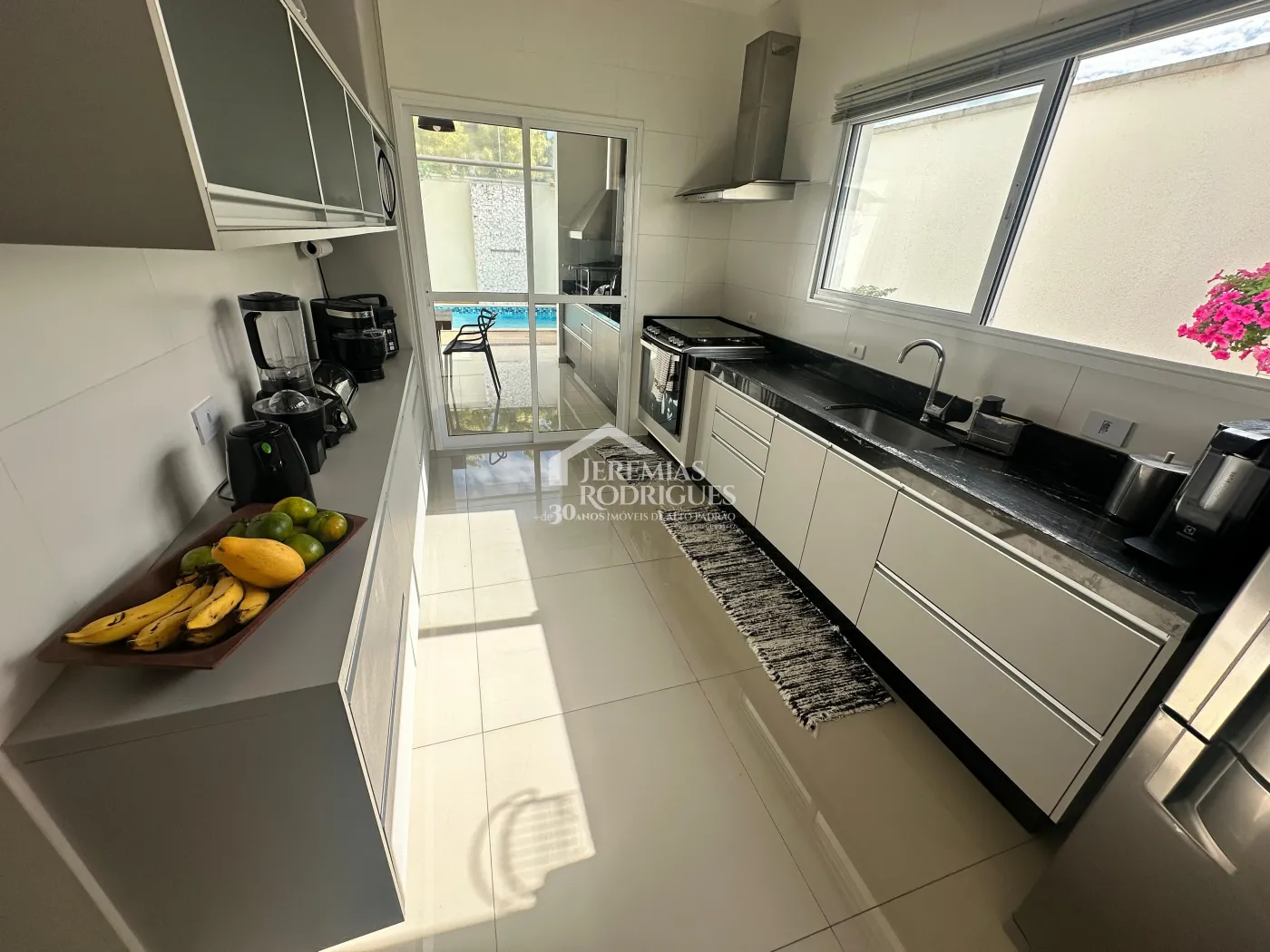 Casa mobiliada para locação com 3 suítes no Condomínio Real Ville em Pindamonhangaba/SP