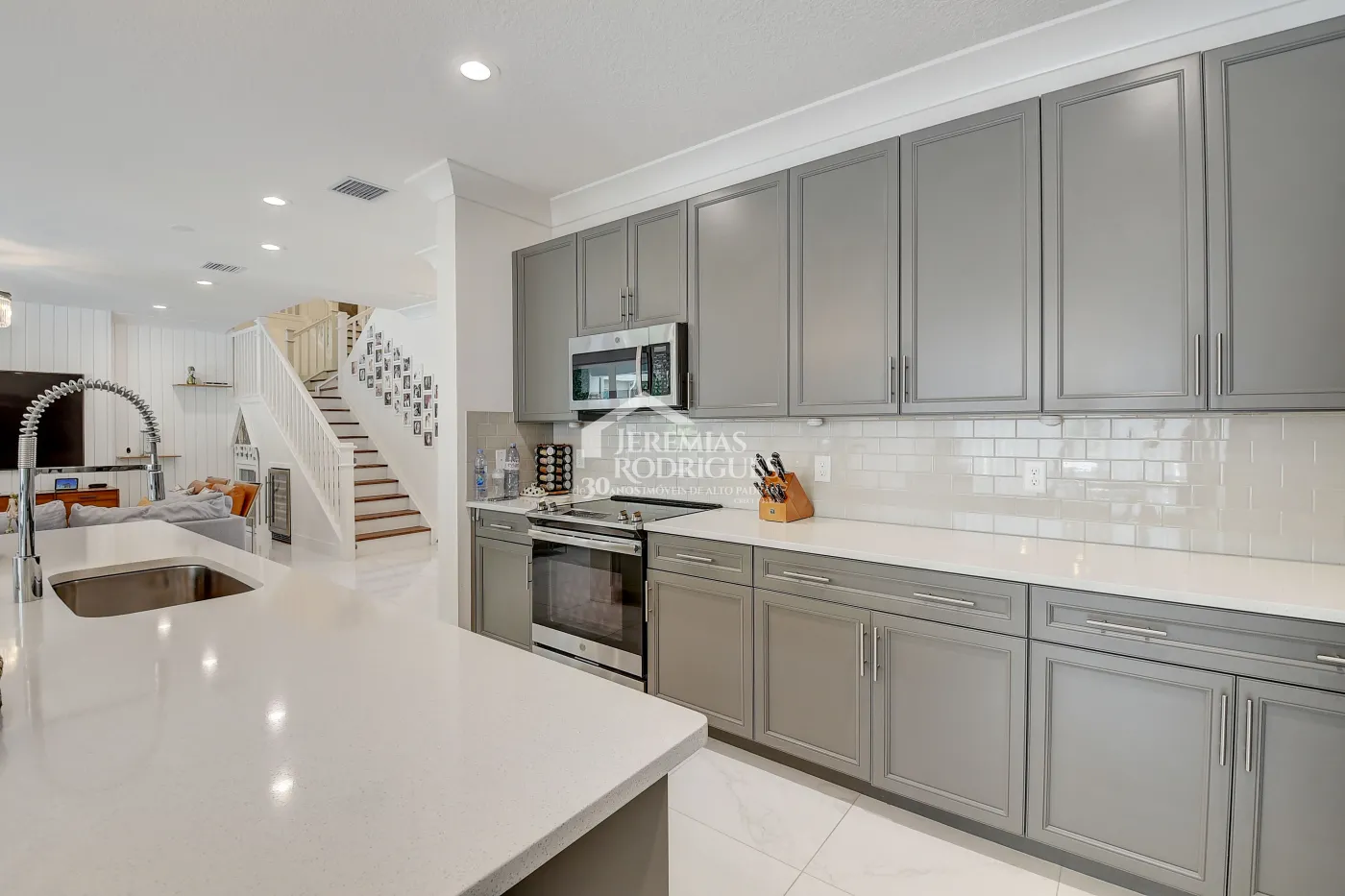 Casa com 4 dormitórios - Condomínio Dakota - Miami/ Flórida