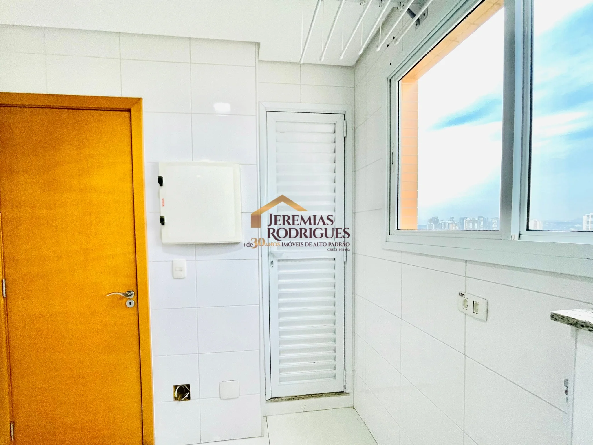 Apartamento Mobiliado para locação e venda no Condomínio Des Arts em Taubaté/SP.