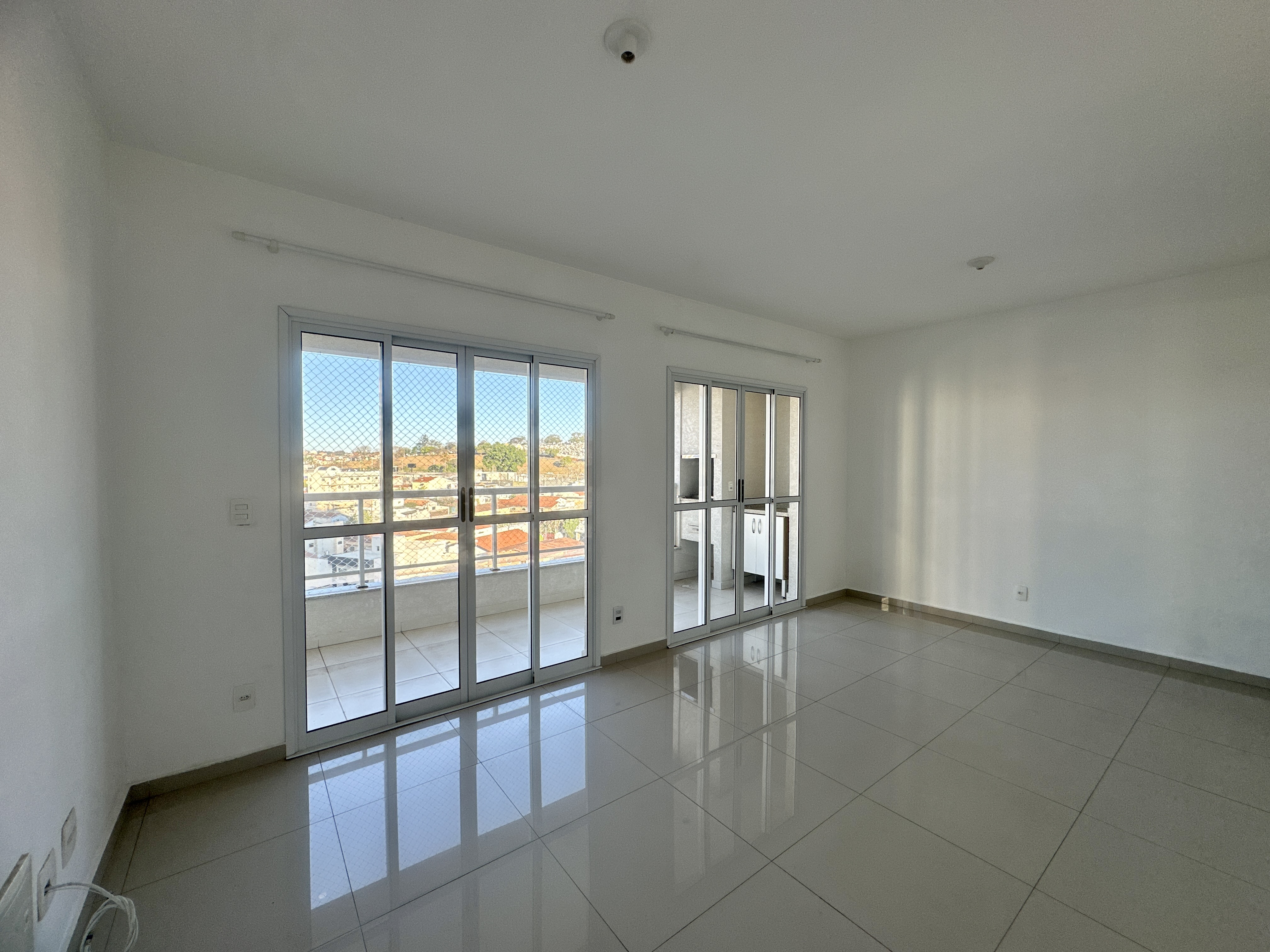 Apartamento para locação com 2 dormitórios, 75 m² no Edifício Camburi em Taubaté/SP