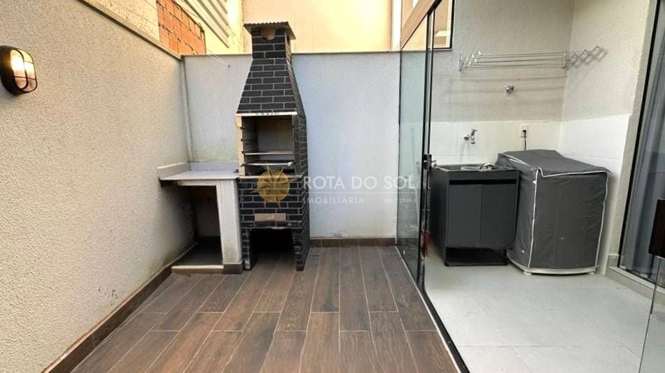 Sobrado à Venda 2 Suítes e 2 Vagas em Morretes Itapema SC