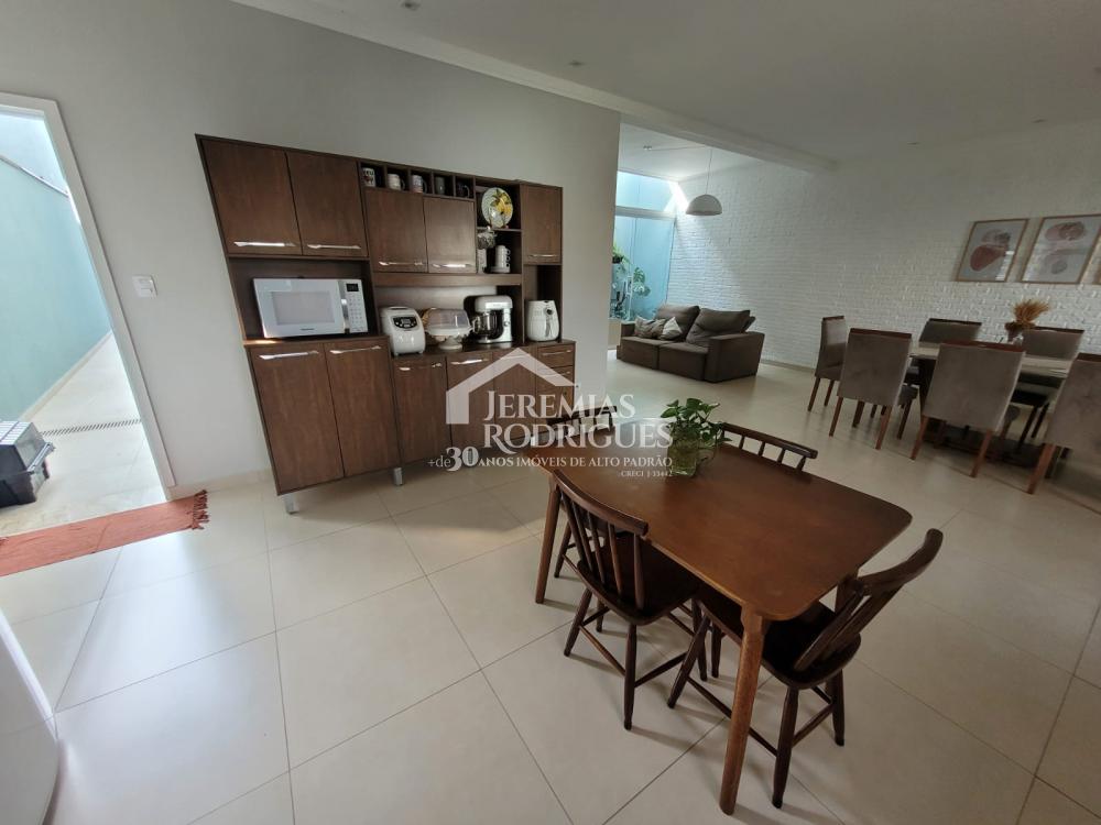 Casa térrea com 3 dormitórios - Jardim Santa Cruz - Taubaté/SP