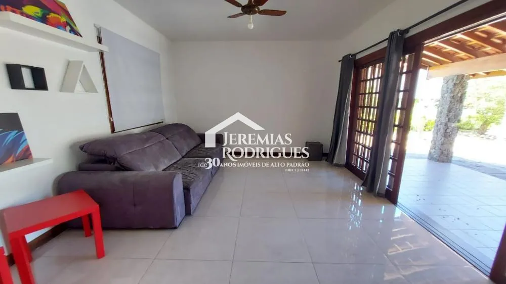 Casa térrea com 5 dorm - Condomínio Village Paineiras.