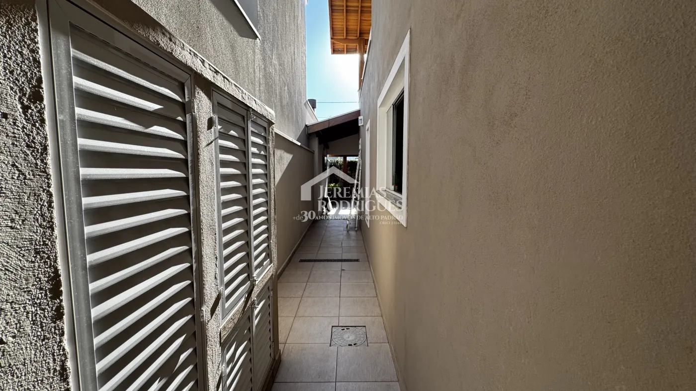 Casa à venda com 3 dormitórios no Condomínio Campos do Conde II em Tremembé/SP