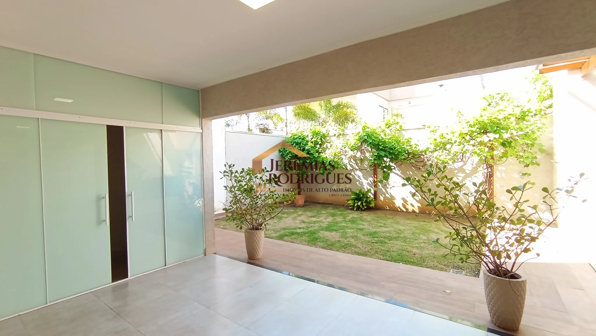Casa à venda no Condomínio Campos do Conde II em Tremembé/SP.