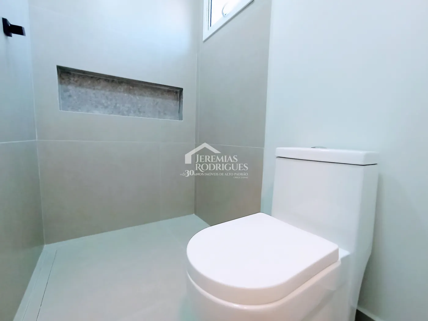 Casa à venda com 3 suítes no Condomínio Residencial Tecoara em Taubaté/SP