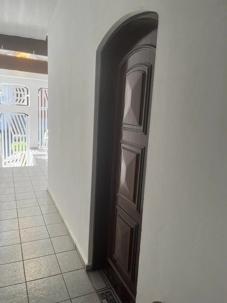 Casa GRANDE, 153m², Térrea com 03 quartos, 02 Vagas de Garagem Coberta, para locação no Jardim Ipê 4, São Bernardo do Campo - SP
