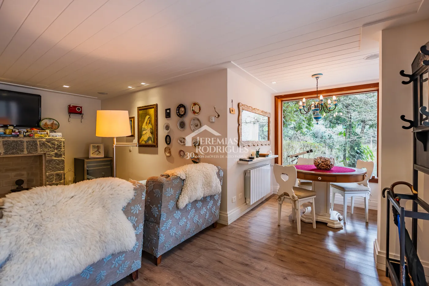 Casa com 7 suítes, 770 m² - Pedra do Fogo - Campos do Jordão/SP.