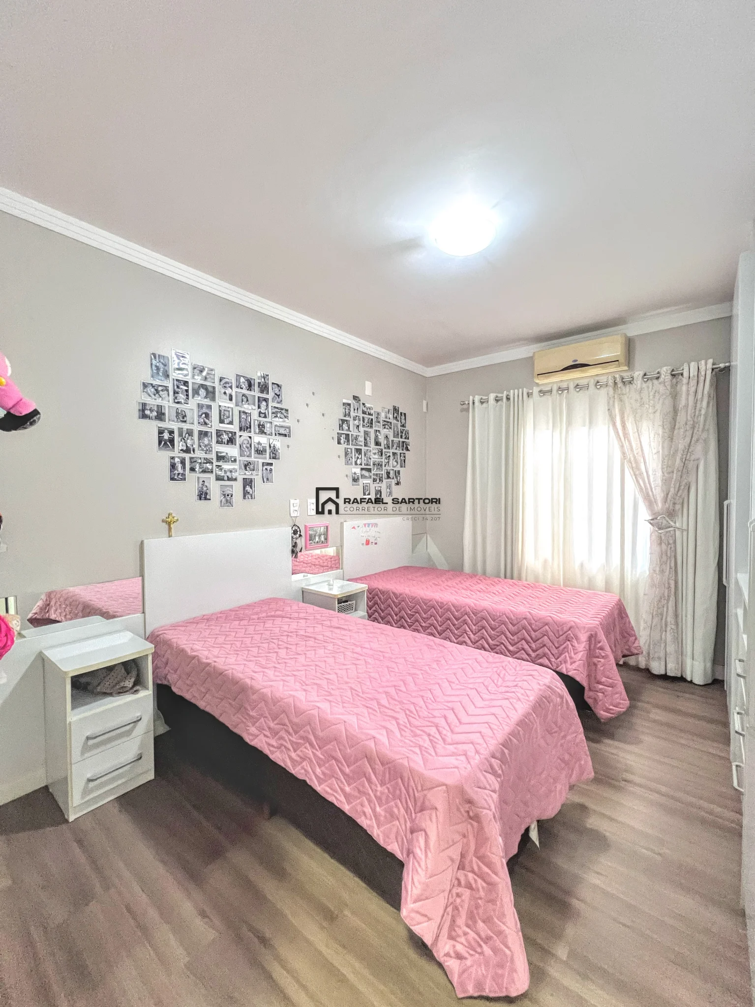 CASA COM 04 QUARTOS NO CZERNIEWICZ