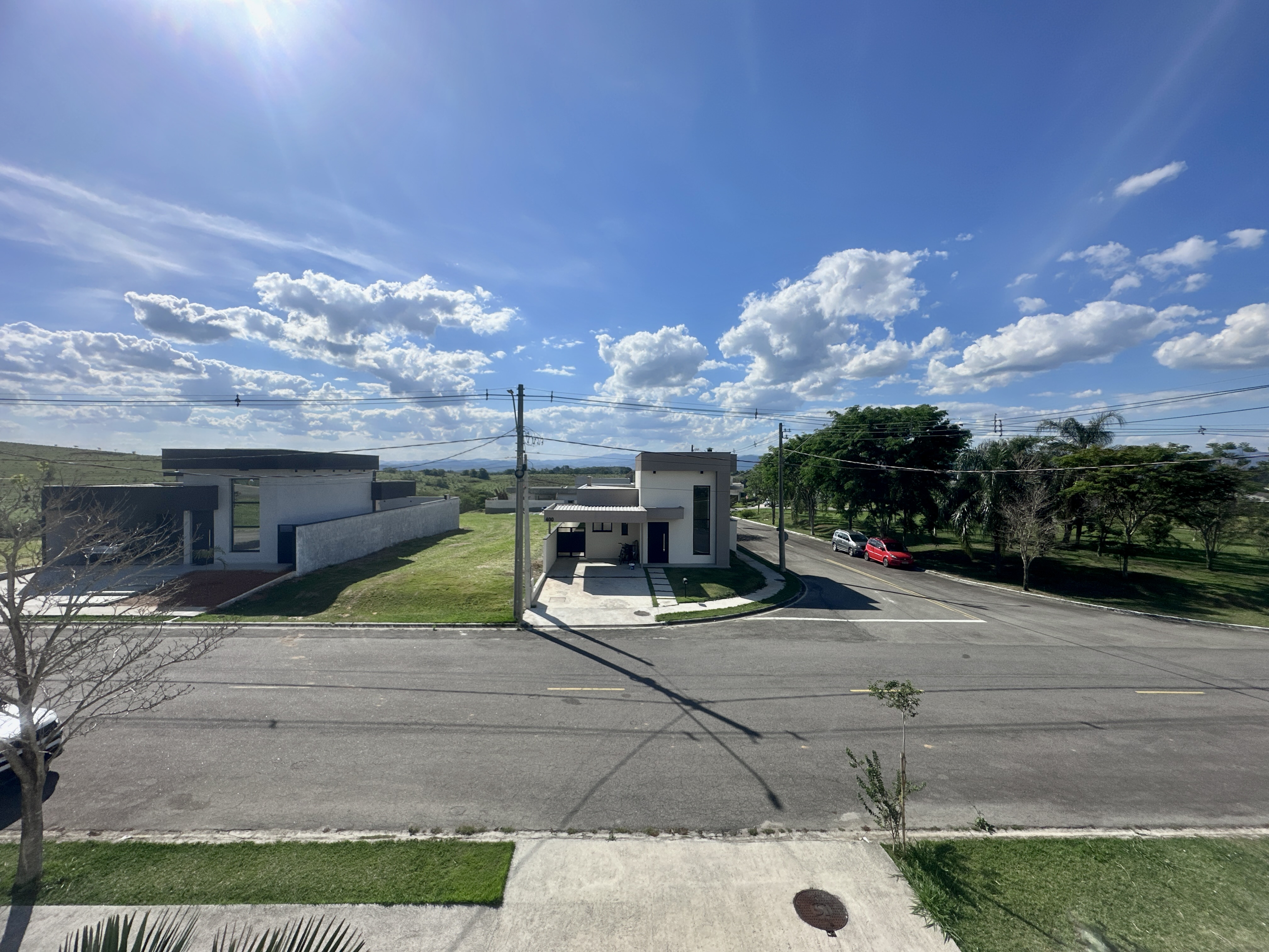 Casa à venda com 4 dormitórios no Condomínio Bella Vitta em Caçapava/SP.