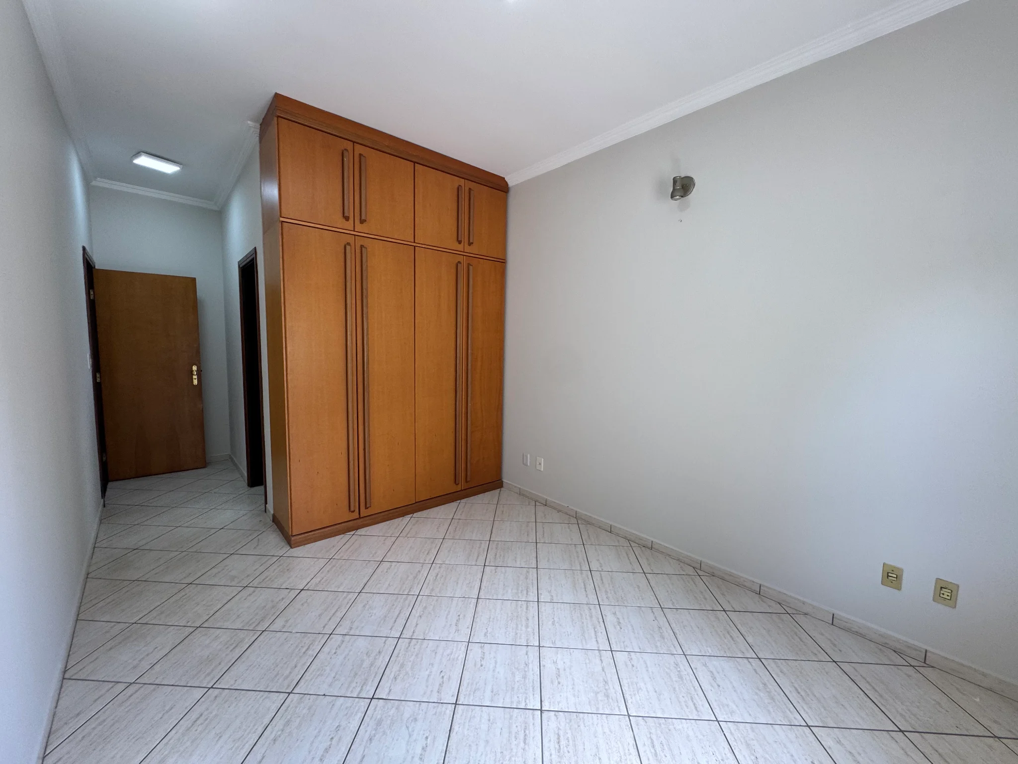 Casa à venda no Condomínio Village Paineiras em Pindamonhangaba/SP