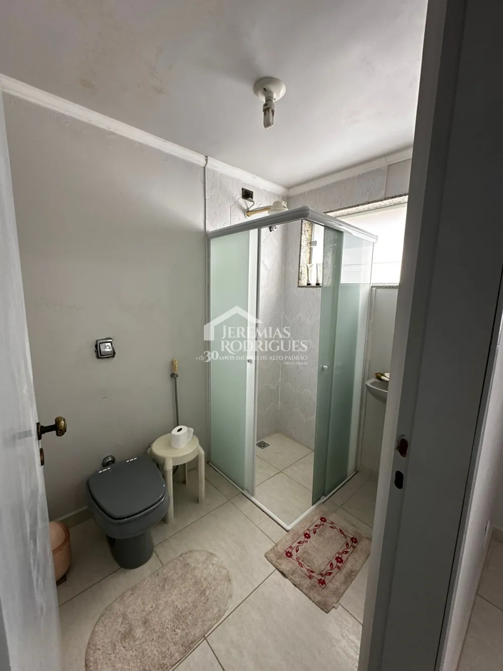 Casa à venda com 6 dormitórios no bairro Jardim das Nações em Taubaté/SP.