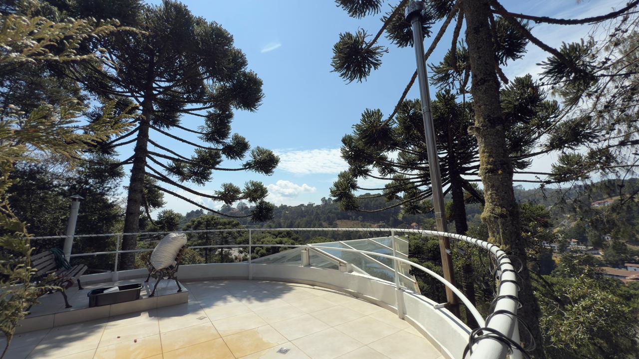 Casa à venda por R$ 2.300.000,00 - Campos do Jordão/SP