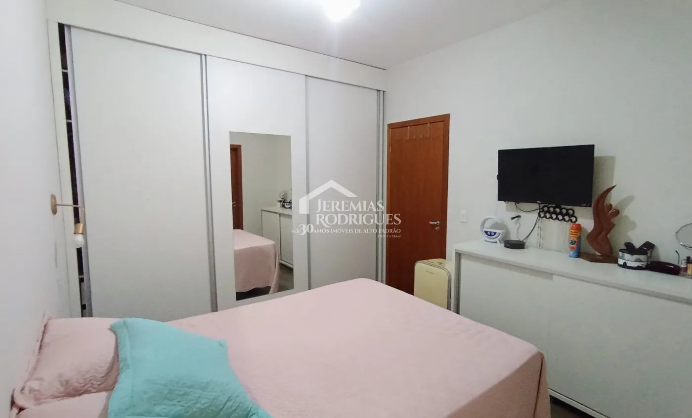 Casa à venda com 3 suítes no Condomínio Moema Ville em Pindamonhangaba/SP.