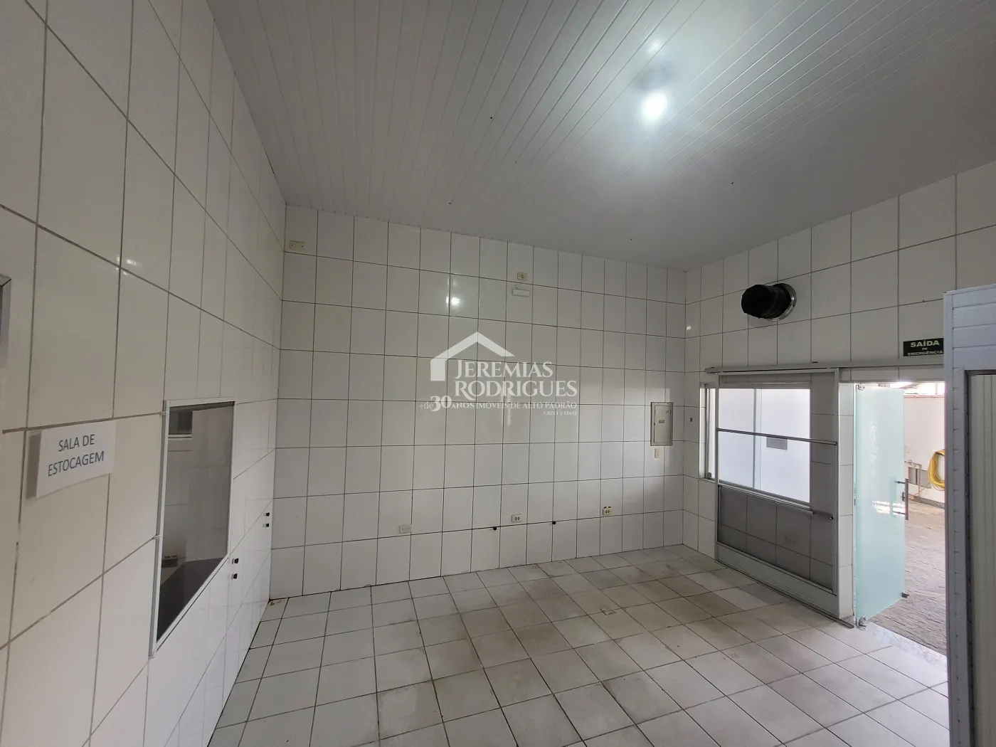 Cozinha industrial com 360 m² - Residencial Ouro Verde - Pindamonhangaba/SP.