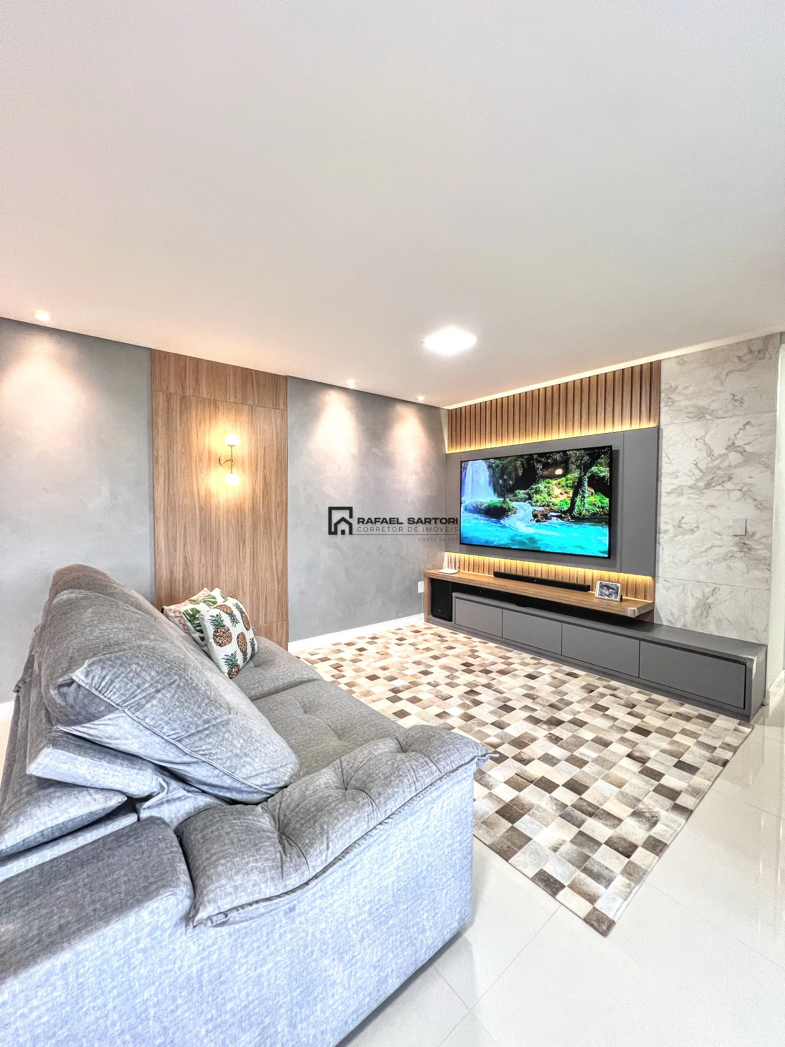 APARTAMENTO NO CENTRO COM 03 SUÍTES