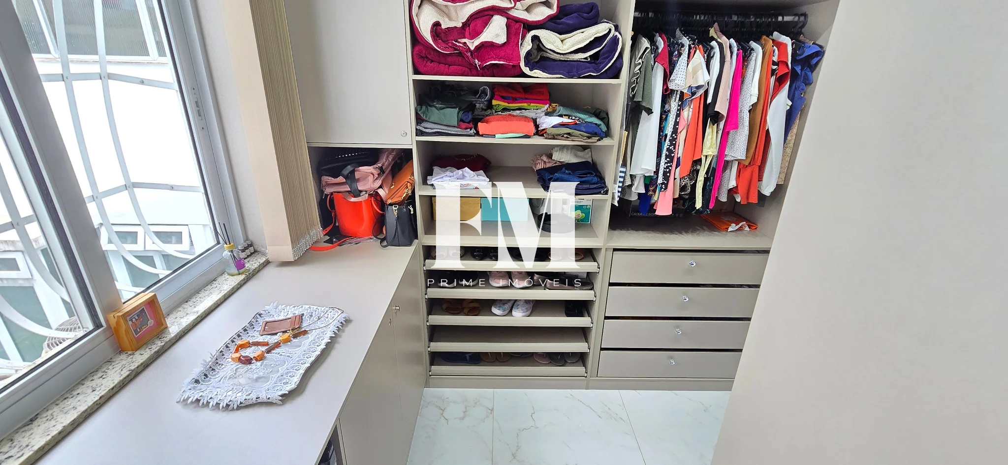 OPORTUNIDADE! Apartamento espetacular, todo  modernizado à venda na Rua Figueiredo Magalhães, Copacabana. - foto 42
