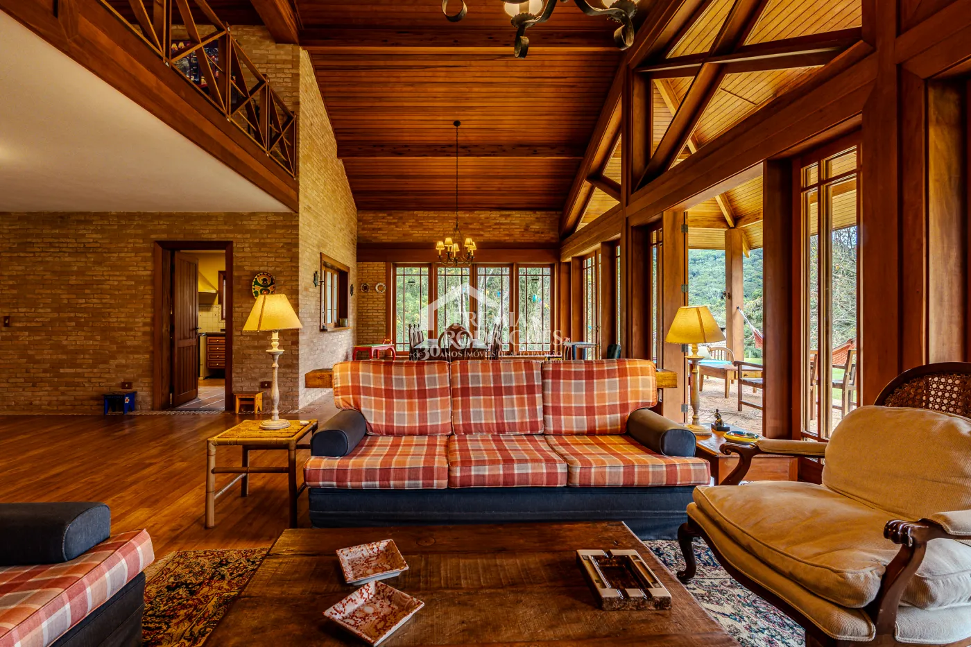 Casa de Campo à venda com 5 suítes no bairro Reinópolis em Santo Antônio do Pinhal/SP