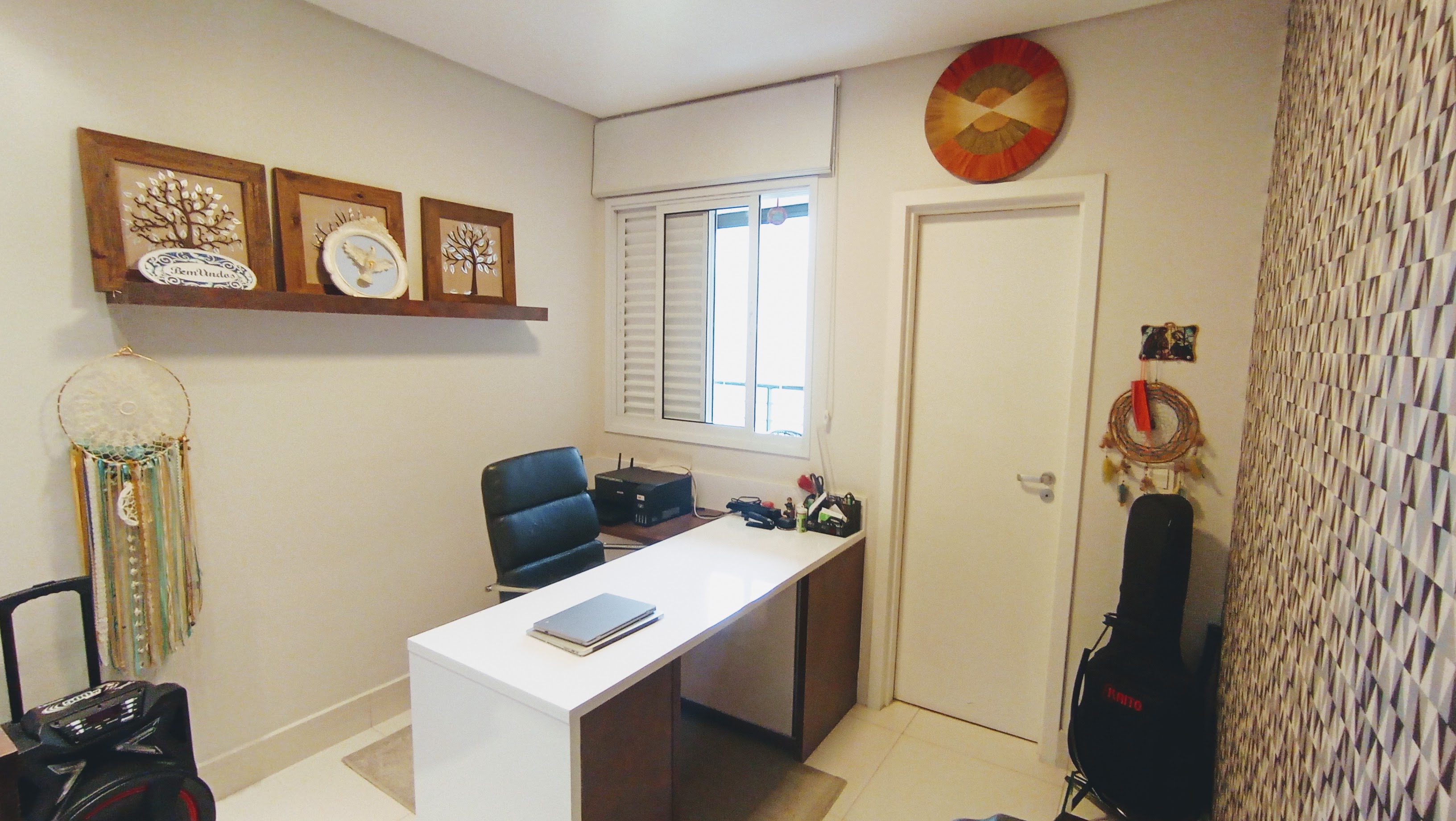 Apartamento à venda com 3 suítes no Condomínio Renaissance em Taubaté/SP.
