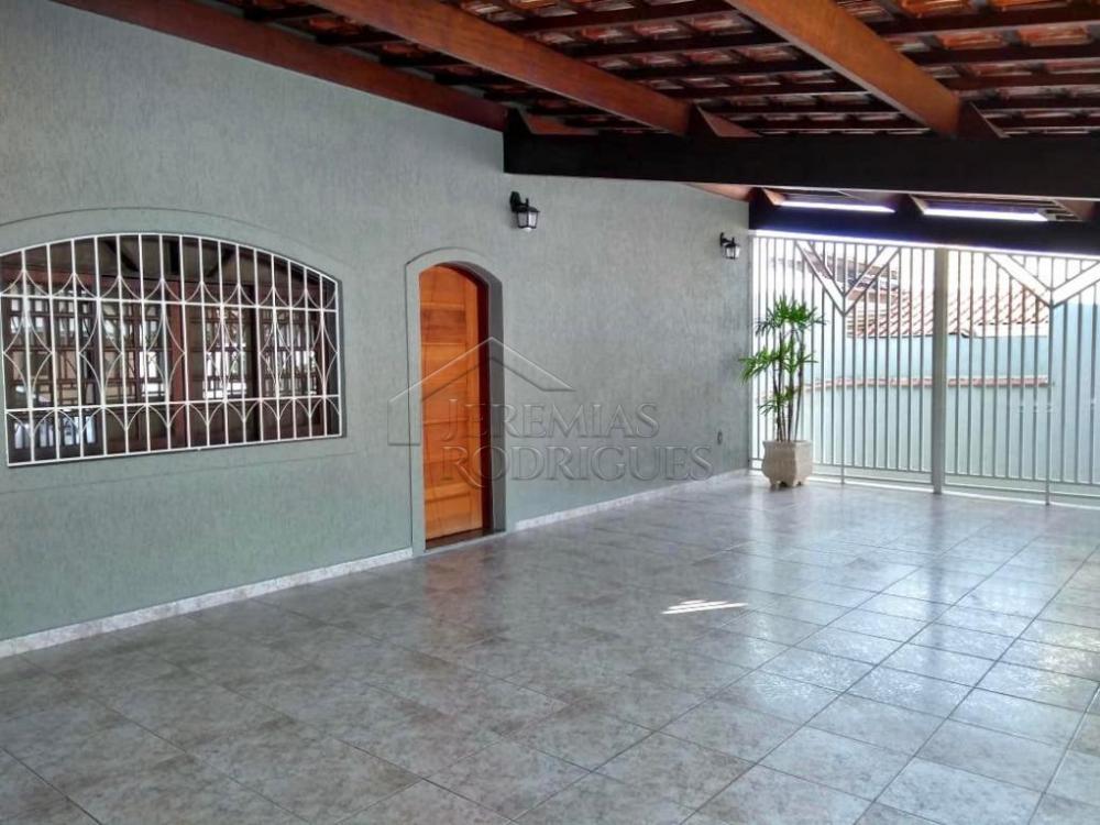 Casa com 3 dormitórios à venda no Bairro Campos Elíseos em Taubaté/SP