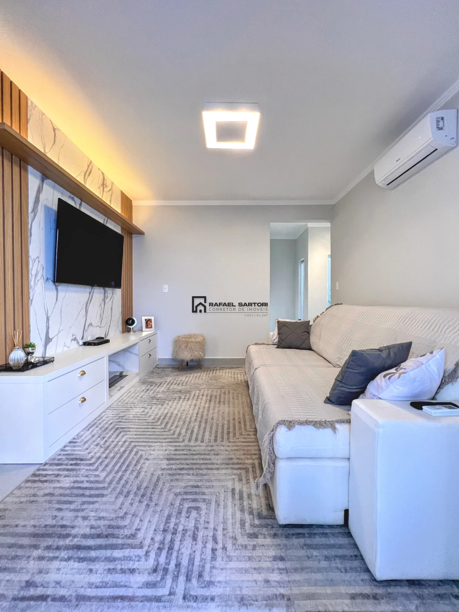 CASA MOBILIADA COM 03 SUITES NO AMIZADE