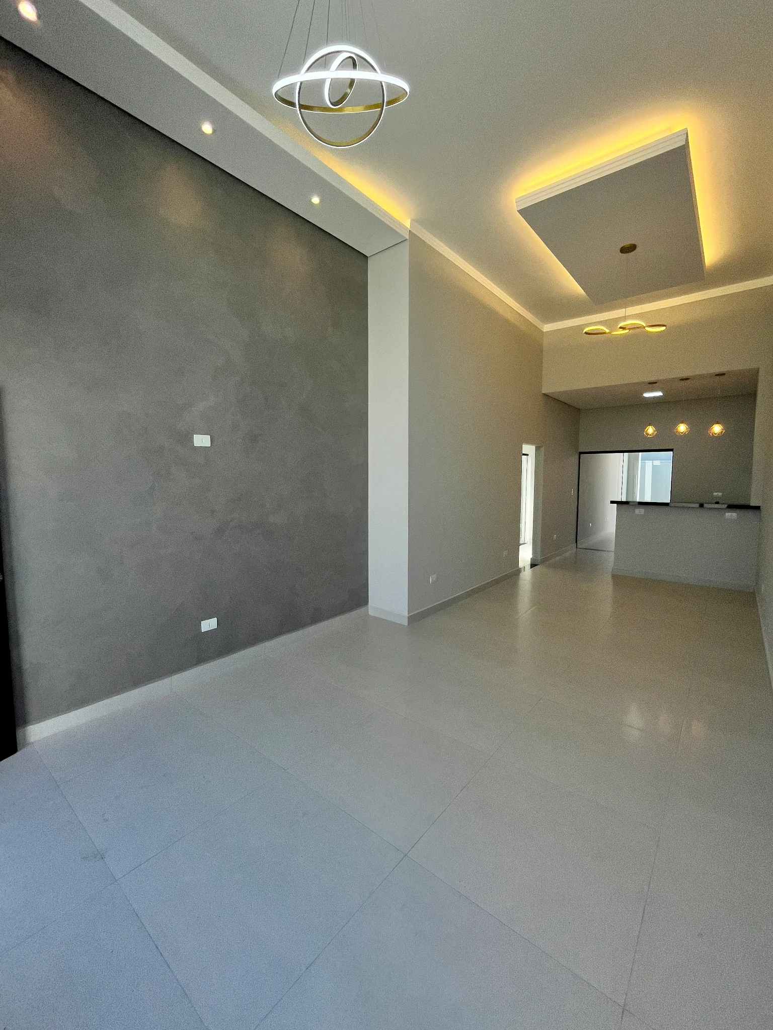 Casa com área gourmet e segurança completa à venda no Parque das Palmeiras – Pindamonhangaba/SP