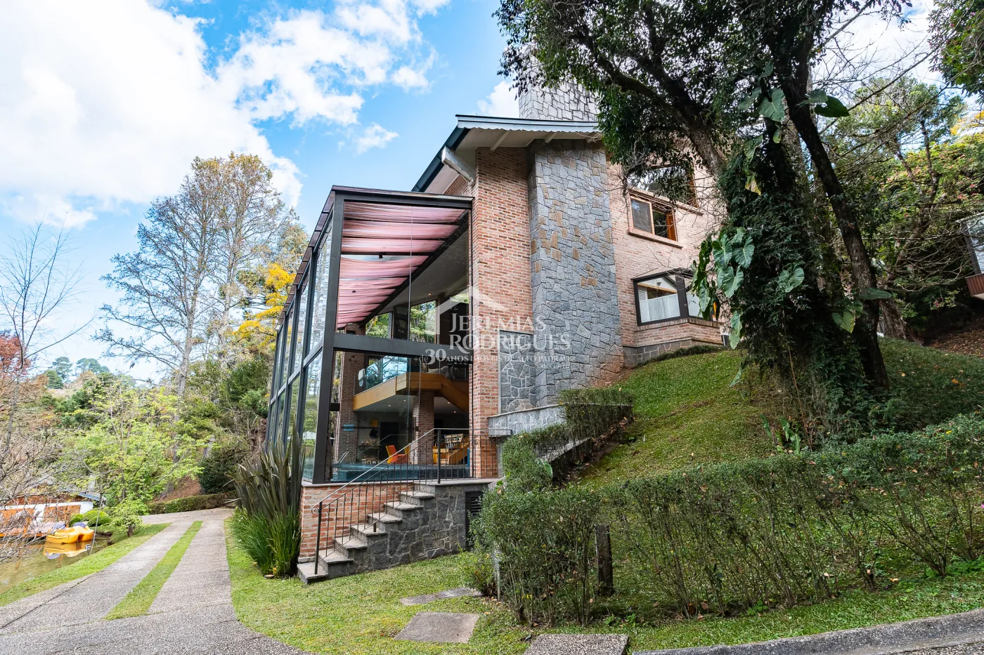 Casa com 7 suítes, 770 m² - Pedra do Fogo - Campos do Jordão/SP.