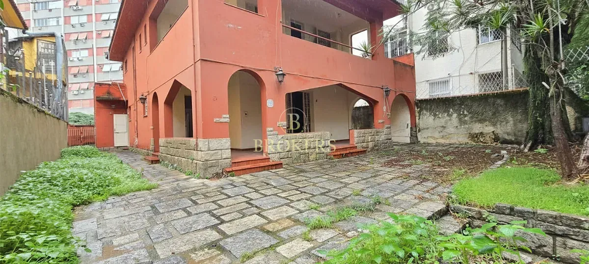 Residência Exclusiva em Centro de Terreno em Laranjeiras — foto 1