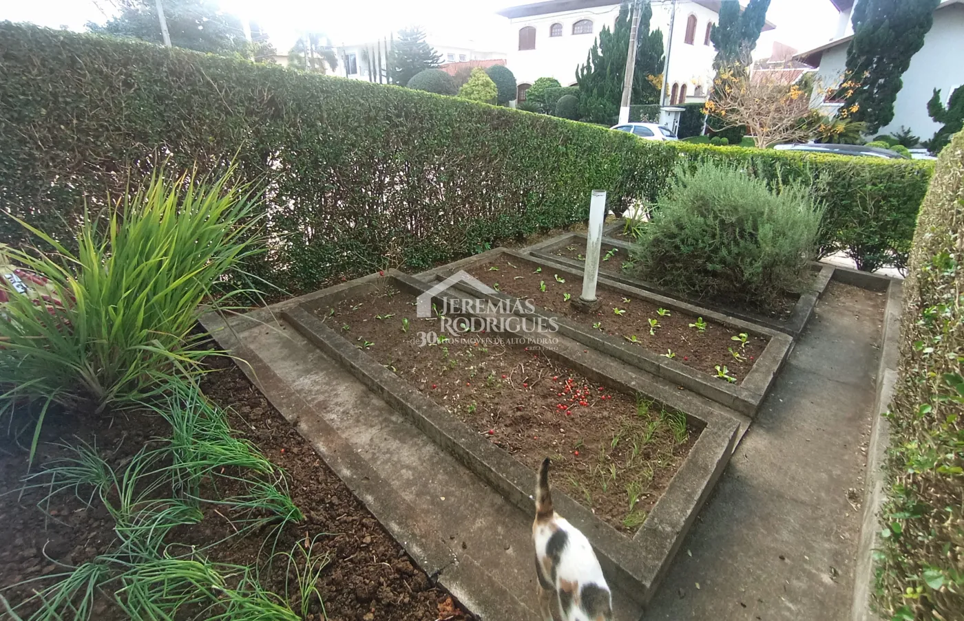 Casa à venda com 4 dormitórios no Condomínio Taubaté Village em Taubaté/SP.
