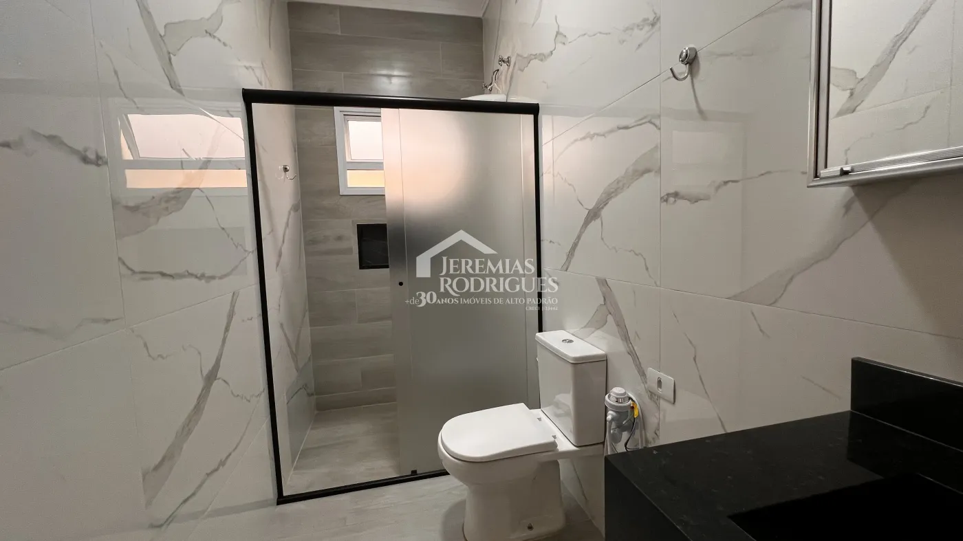 Casa à venda com 3 dormitórios no Condomínio Residencial Tecoara em Taubaté/SP.