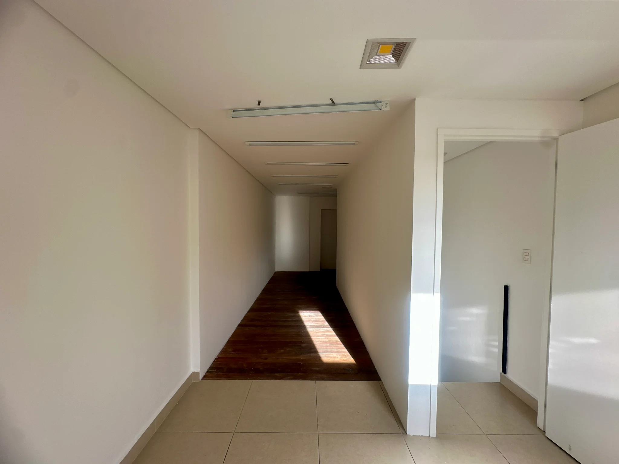 Ponto Comercial disponível para locação no Edifício Office Way em Taubaté/SP