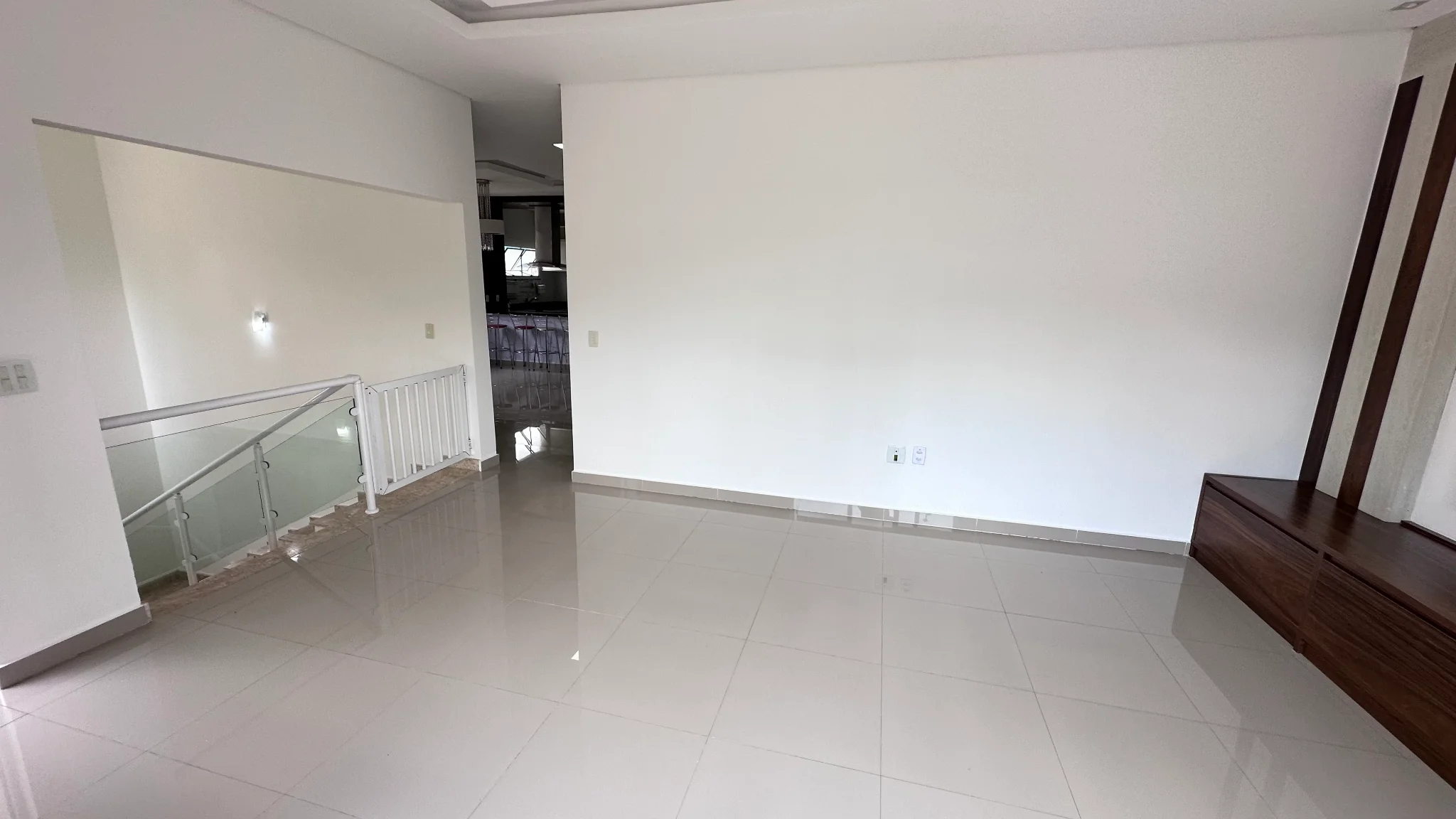Casa para locação e venda no Condomínio Reserva dos Lagos em Pindamonhangaba/SP.