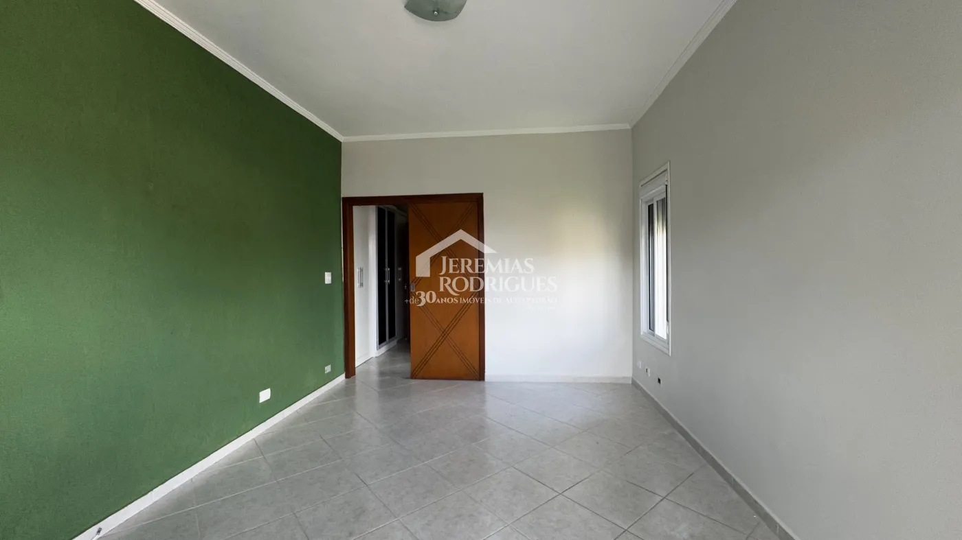 Casa para venda e locação com 4 dormitórios no Condomínio Real Ville I em Pindamonhangaba/SP.