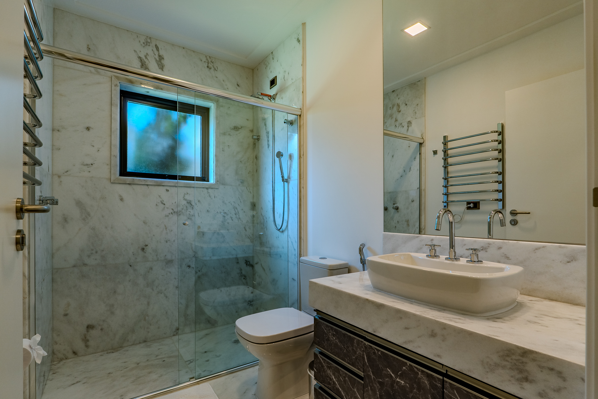 Mansão à venda com 5 suítes no Condomínio Reserva Figueiredo em Campos do Jordão/SP. 