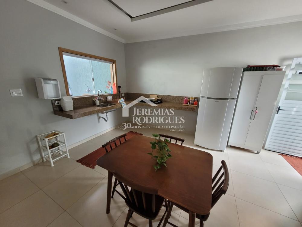 Casa térrea com 3 dormitórios - Jardim Santa Cruz - Taubaté/SP
