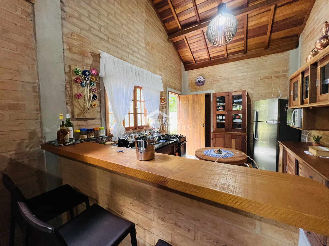 Chácara com 2 casas e 7 suítes - Loteamento Cortina D´Ampezzo - Santo Antônio do Pinhal/SP