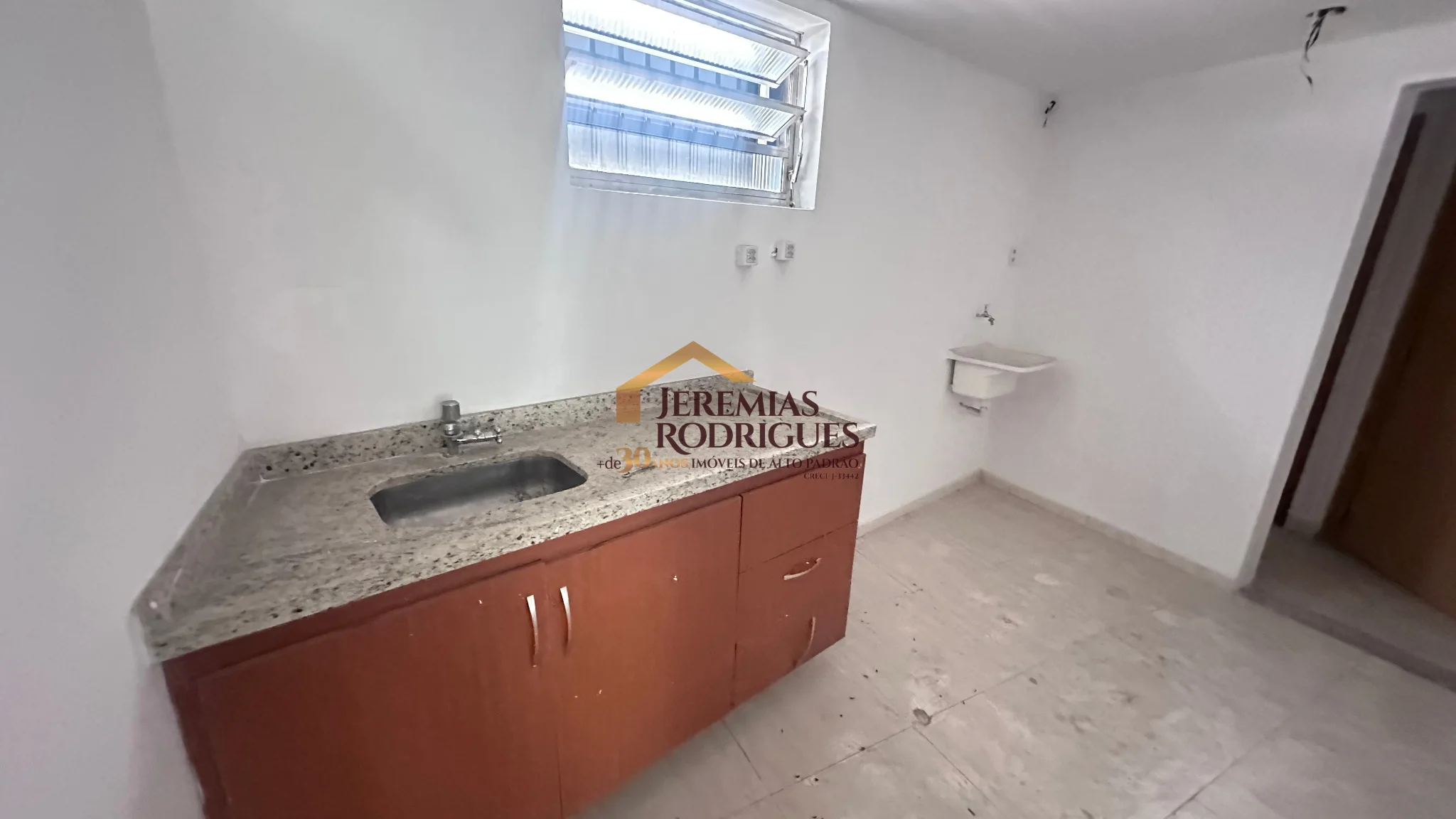 Sala comercial para locação no Village Mall em Pindamonhangaba/SP. — foto 2