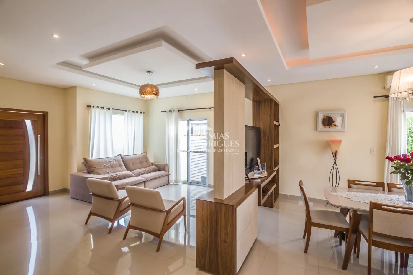 Casa com 4 dormitórios, 295 m² - Condomínio Reserva dos Lagos - Pindamonhangaba/SP