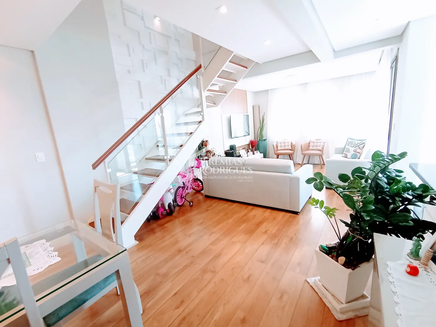 Apartamento à venda com 3 dormitórios no Edifício Jabuticabeiras em Taubaté/SP